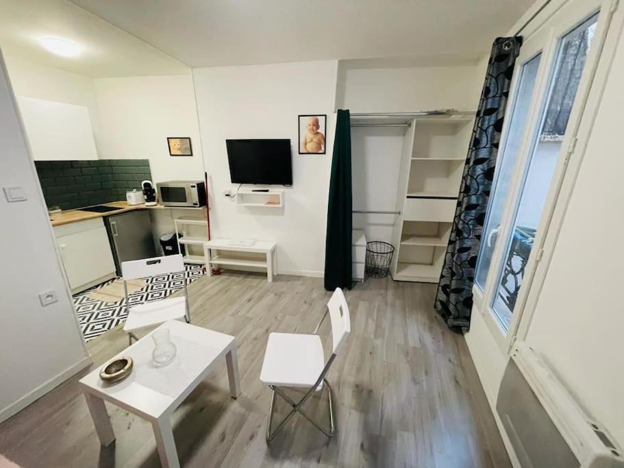 Studio Confortable - Montmartre - Republique - Anvers - 2 Pers パリ エクステリア 写真